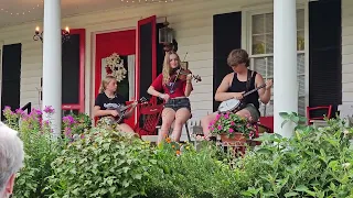 The Folk Villains play the Stuart Hill B&B's front porch - August 2023