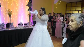 Entremares sorprende a novia en su fiesta de matrimonio