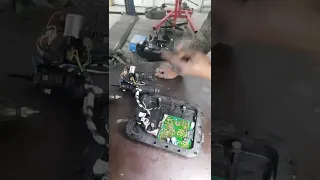 démontage de la pompe ADblue peugeot 5008 1 6L 2016