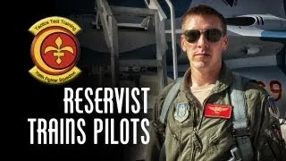 Reservist Trains Pilots