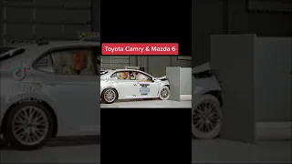 Crash test. Toyota Camry vs Mazda 6