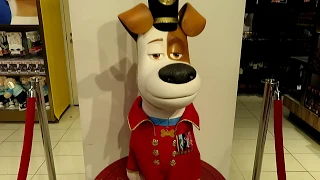 Max statue - The Secret Life of Pets 2 posters at  FAO Schwarz