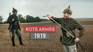 1919 - soldier of the Red Army in the Civil War explained