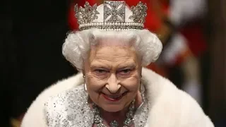 Top 5 Strict Laws That Queen Elizabeth Does Not Need To Obey