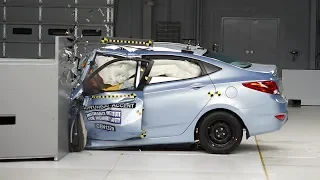 2013 Hyundai Accent driver-side small overlap IIHS crash test