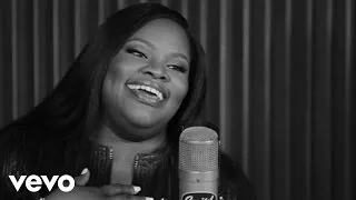 Tasha Cobbs - Jesus Saves (1 Mic 1 Take)