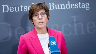 Annegret Kramp-Karrenbauer: „Hochgefährliche Evakuierungsoperation"