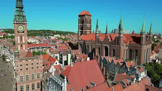 An incredible view of Gdansk and Hel from the sky [4K, Drone]