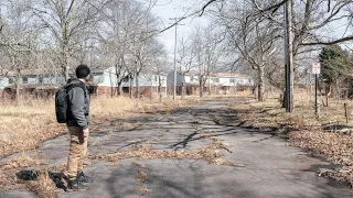 Wandering a Military Ghost Town - Housing Community of 400 homes left abandoned