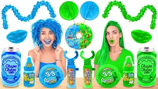 MANGER DES ALIMENTS D'UNE SEULE COULEUR PENDANT 24H || Mukbang Coloré par 123 GO! CHALLENGE