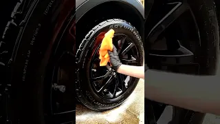 Meguiar's Hot Shine Tire Dressing Application🛞✨