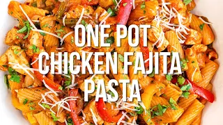 One Pot Chicken Fajita Pasta | Supergolden Bakes