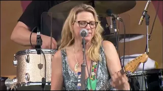 Tedeschi Trucks Band, Jimmie Vaughan & Billy Gibbons play “Palace of the King” 2016