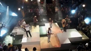 Grupo Revelação - Ajoelhou Tem Que Rezar/Medo de Amar (Ao Vivo no Morro)