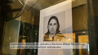 Milan Mejla Hlavsa má v Praze 2 novou pamětní desku titulky