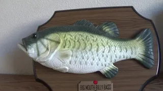 Big Mouth Billy Bass Review/Demo  Featuring The Gemmy Collector!