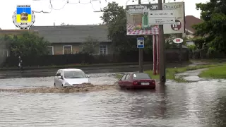 Черкасский троллейбус- Улица Котовского после ливня, вода 27.06.2015