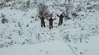 Ucrânia transmite vídeo com instruções para rendição de soldados russos via drone