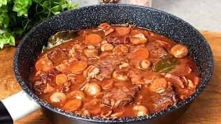 This beef in a delicious sauce just drove me crazy! Incredible recipe