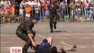 Чоловікові переламали ноги на святкуванні дня ВДВ в Житомирі