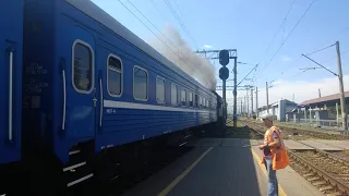 2ТЭ116-1242 секция "Б" отправляется со станции Конотоп, с поездом 100П Новоалексеевка - Минск.
