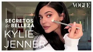 Kylie Jenner y su secreto de maquillaje con los ojos cerrados | Secretos de Belleza | Vogue México