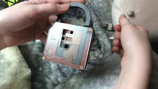 How to solve the Albert Einstein lock puzzle