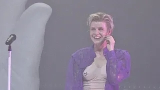 Robyn, Dancing On My Own, audience takeover, live at the Fox Theater (Oakland), 2/26/2019 (HD)