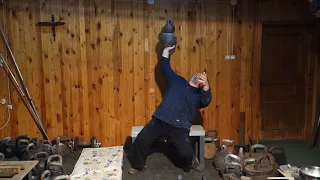 49+16 KETTLEBELLS STACKED PALM PRESS SEATED 3 REPS ЖИМ ГИРИ НА ГИРЕ НА ЛАДОНИ 49+16 КГ СИДЯ 3РАЗА