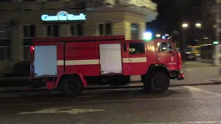 Ukrainian firetruck КамАз 43253 with blue lights,siren and horns. Responding code 3