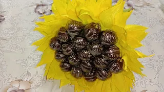 DIY Sunflower from sweets. Gift for March 8//Подсолнух из конфет. Подарок на 8 Марта