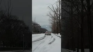 How to drive RWD car on the snow