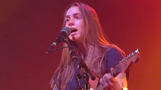 Julien Baker - "Heatwave" (Live in Boston)