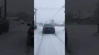 BMW E39 525d snow drifting