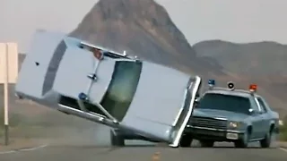 '82 Ford LTD-S in The Hitcher