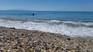 Valuri pe pietricele la mare - Posidi beach/plaja -