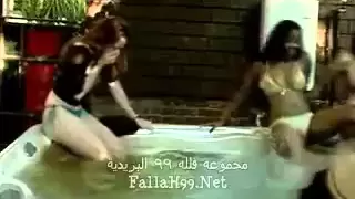 YouTube - F99G-130 - اذا فيك اسهال لا تطاقع في المسبح.flv