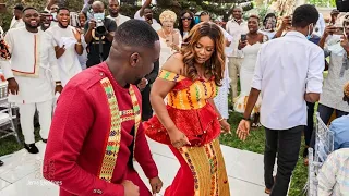 Joe Mettle and Wife in a Lovely Dance Battle🕺💃 | Customary Marriage Ceremony