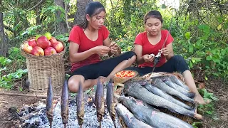 Adventure and Cooking: catch many Catfish and Grilling for survival food @lisaCooking2