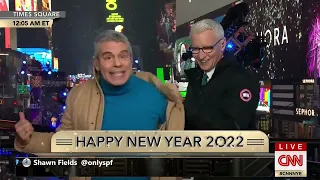 Drunk Andy Cohen Says 'Sayonara Sucker!' To Mayor Bill De Blasio During CNN’s New Year’s Eve Bash