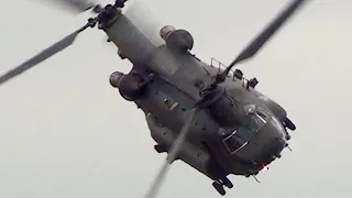 Stomach churning 🤢 RAF CH-47 Chinook display from Rhymes Farm - RIAT 2013