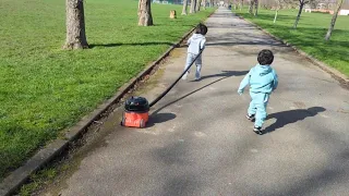 HENRY & Hoover kid go for a morning jog in the Park!