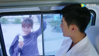 Cinderella is making up beside car, handsome doctor fall in love with her at first sight