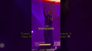 Trueno en concierto tira indirecta a Peso Pluma y canta Mamichula ⛈️😍