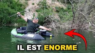 Ce poisson ÉNORME m' ARRACHE la ligne des MAINS , Grosse frayeur !