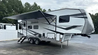 Best couples small fifth wheel RV (Alliance Avenue all Access 26RD)first look