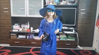 Элина Кузнецова, 6 лет, балуемся показ мод Вери вумен