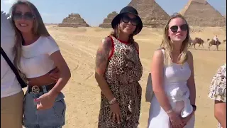 Wycieczki Egipt po polsku do piramid z Hurghady małym busem