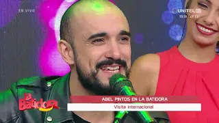 Abel Pintos nos visitó y deleitó con sus canciones en La Batidora