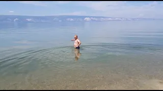 купание в Байкале, о.Ольхон. swimming in the cold Lake Baikal. Olkhon Island